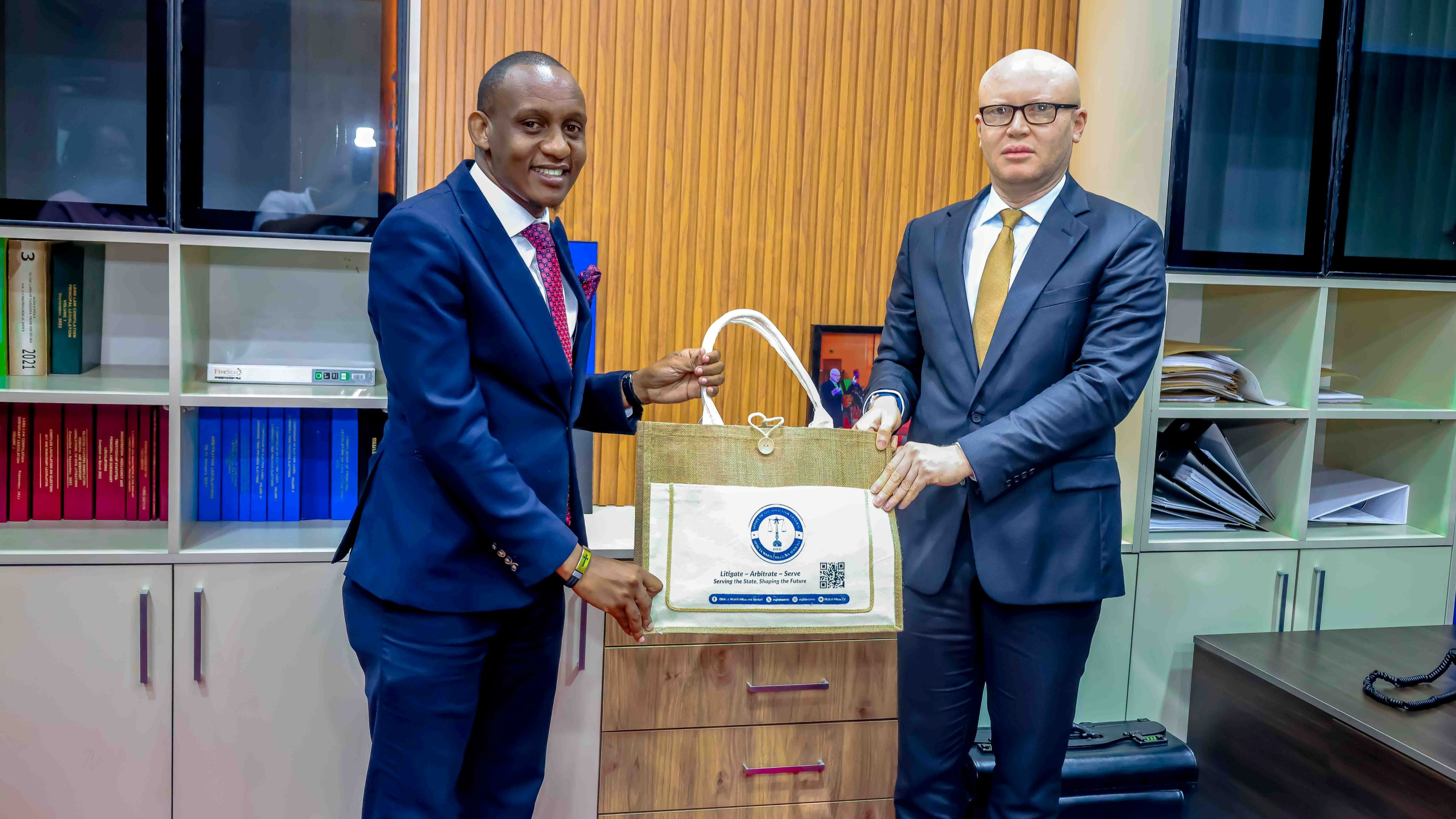 WAKILI MKUU WA SERIKALI AKUTANA NA KUZUNGUMZA NA VIONGOZI WA UMOJA WA MAWAKILI VIJANA (AYL)