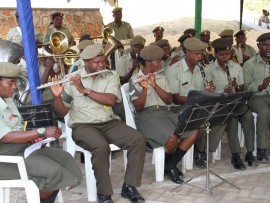 Brass Band ya Jeshi la Kujenga Taifa ( JKT) ikitumbuiza